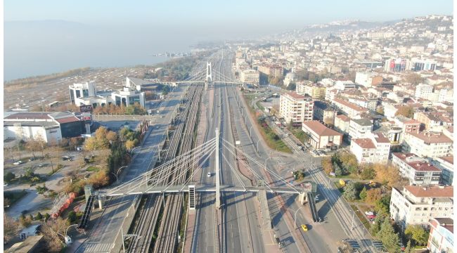 Yasağın ilk gününde Kocaeli'de her yer boş kaldı