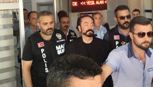 Adnan Oktar'a bin yılı aşan hapis cezası verildi