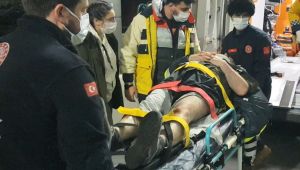 Aracına yakıt almak isterken istinat duvarından düştü