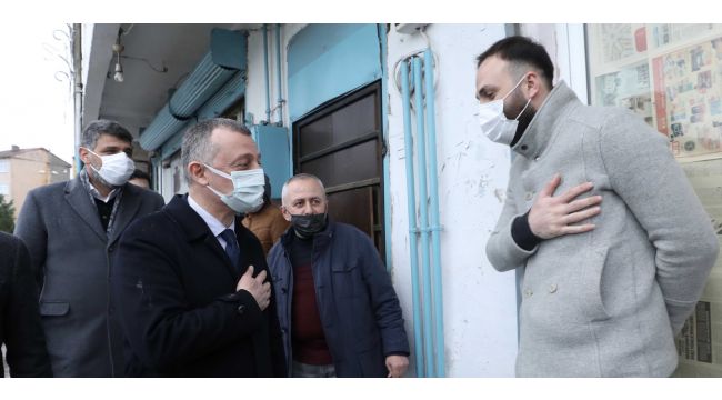 Başkan Büyükakın, Kartepe esnafını ziyaret etti