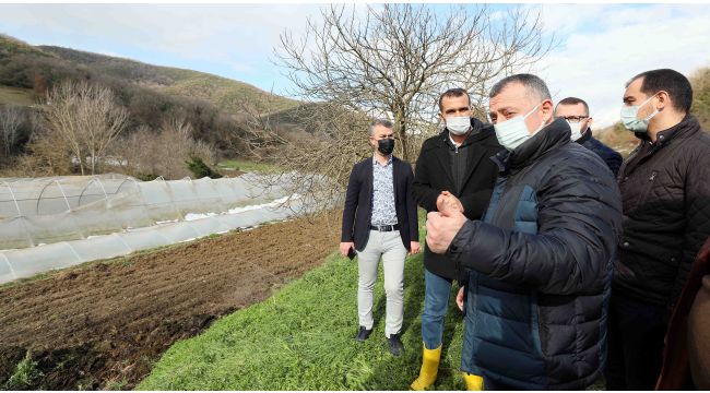 Başkan Büyükakın, zarar gören çiftçileri ziyaret etti