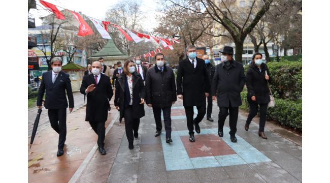 CHP dev kadroyla esnafın yanında