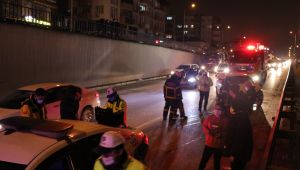 D-100’de hafif ticari araç ile otomobil çarpıştı