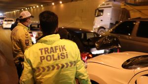 D100’de 6 araç birbirine girdi
