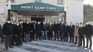 Ellibeş'ten Kabe görüntüsünün ayak altına serilmesine sert tepki