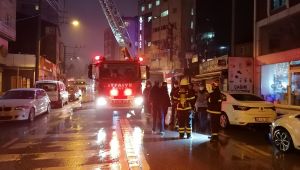 Gebze'de 8 katlı binada yangın paniği