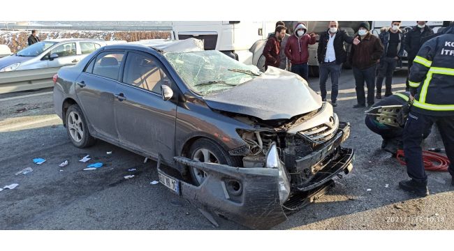 Gebze’de otomobil ile tır çarpıştı: 1 yaralı