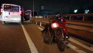 Gebze'de otomobile çarpan motosikletli yaralandı