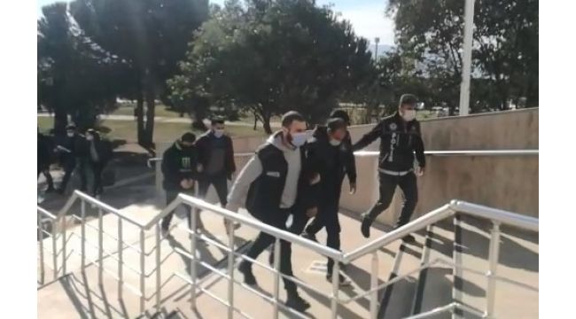 İranlı şahısların midelerinden uyuşturucu çıktı