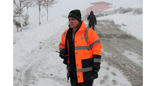 İzmit Belediyesi'nden seraları zarar gören çiftçilere destek