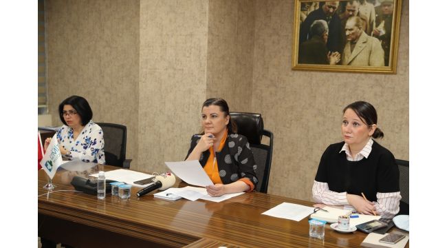 İzmit çarşısında dükkanlar açılışa hazırlanıyor