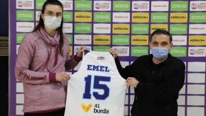 Skoru doğru tahmin eden taraftarlar formalarına kavuştu