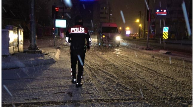 Soğuk hava ve kara rağmen denetimler sürüyor