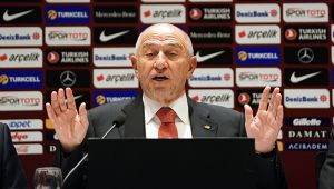 TFF Başkanı Özdemir'den seyircili maç açıklaması!