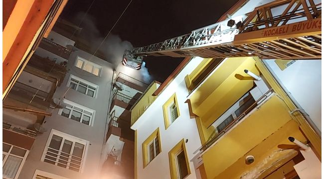 Yabancı uyruklu şahısların yaşadığı ev alev alev yandı