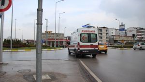 Yoldan geçmeye çalışırken tırın altında can verdi