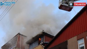 3 katlı binanın çatısı alev alev yandı