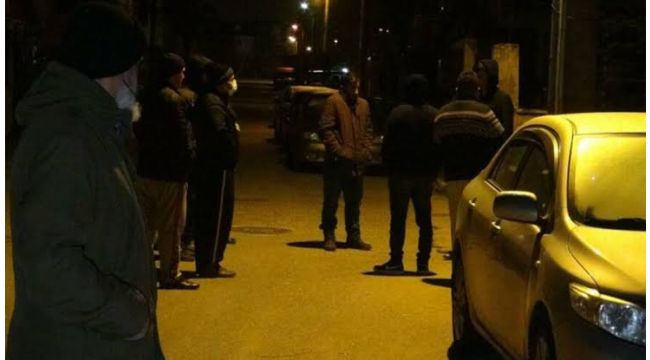 Alkollü şahıslar araçlara zarar verdi