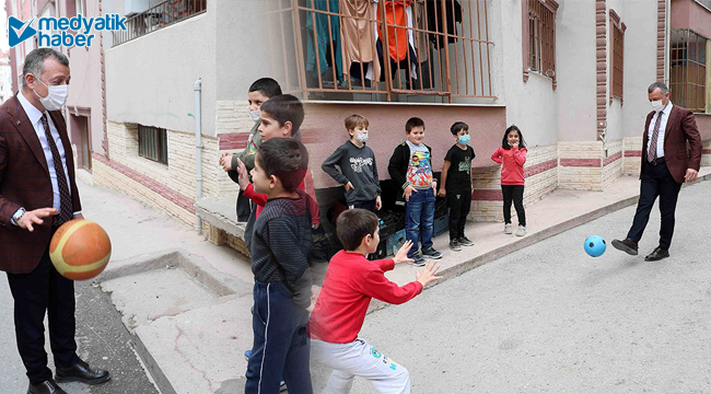 Büyükakın çocuklarla sahaya çıktı!