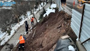 Büyükşehir ekipleri toprak kaymasına müdahale etti!