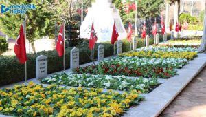 Kocaeli’de Şehitlikler çiçek açtı