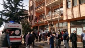 Küçük çocuk 2. kattan aşağı düştü