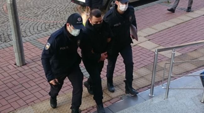 Park halindeki araçlara zarar veren şahıs yakalandı