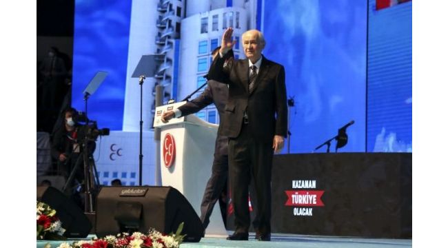 Devlet Bahçeli yeniden genel başkan