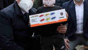 Başkan Büyükakın, Her kesimle yakından ilgileniyor