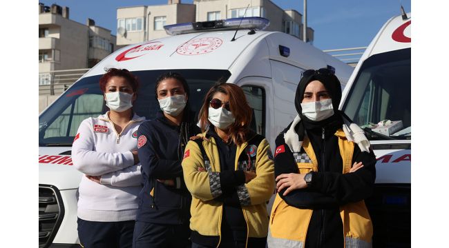 Bu kadınlar hayat kurtarmak için direksiyon sallıyor
