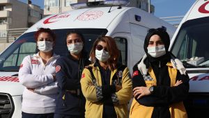 Bu kadınlar hayat kurtarmak için direksiyon sallıyor