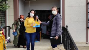 Çocuklar hem oynuyorlar, hem öğreniyorlar