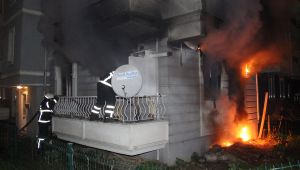 Engelli şahıs yanmamak için balkondan atladı