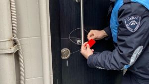 İzinsiz broşür dağıtan işyerine yasal işlem