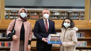 ‘’Kitap okumanız gurur verici, sizler bu konuda öndersiniz’’