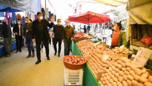 Kocaman vatandaşın taleplerini yerinde dinliyor