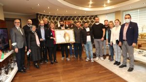 Personelden Başkan Hürriyet'e doğum günü sürprizi