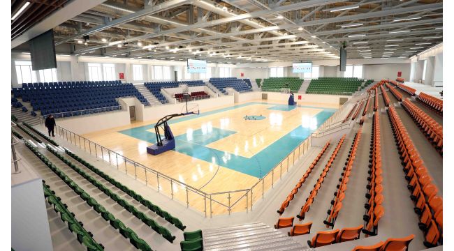 Protokol 34 milyonluk spor salonunu inceledi