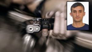 Silahı ateş alan polis memuru yaşamını yitirdi