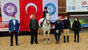 Yüzde 99 Engelli Canan azmiyle imkansızı başarıyor!