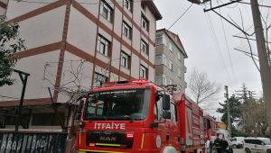 Gebze'de çıkan yangında 4 kişi dumandan etkilendi