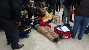 Baba, kızının cenazesini görmeye dayanamadı