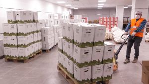 Başiskele’de ihtiyaç sahiplerine yardımlar ulaştırılıyor