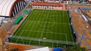 Gebze Futbol Sahasının halısı serildi