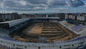 Gebze Stadı’nın zeminine drenaj hattı döşeniyor