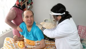 Hasta refakatçilerine uygulamalı eğitimler devam ediyor