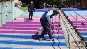 İzmit’te merdivenler rengarenk oldu