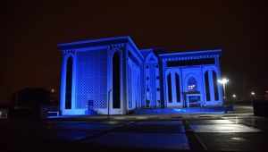 Kartepe Belediyesi otizme mavi ışık yaktı