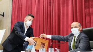 Körfez’de 500 ihtiyaç sahibi öğrenciye tablet dağıtılacak