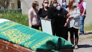 Koronaya yenilen öğretmen, toprağa verildi